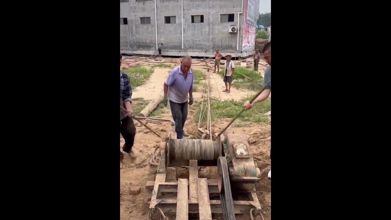 Amazing moving big house in rural with simple machine