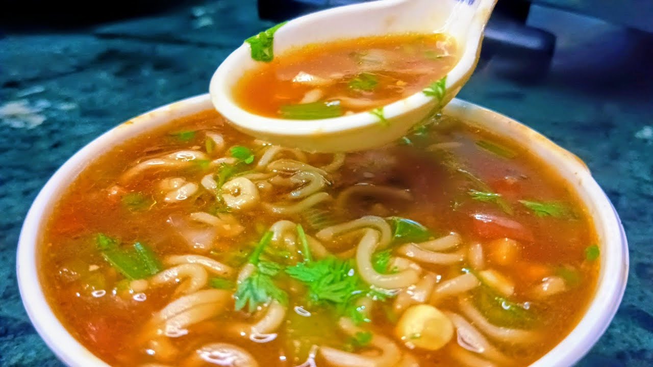 गार गार थंडीमध्ये गरमागरम मॅगी हेल्दी सूप 🍲🍲😋बनवा #soup 
