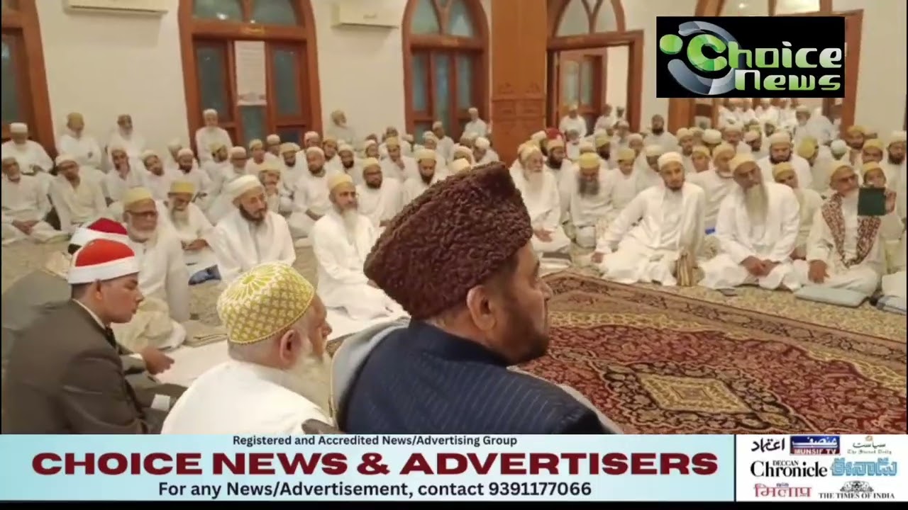  مصری قراء اکرام مسجد محمدی ریڈ ہلز حیدرآباد دکن میں قرآن پاک کی تلاوت فرماتے ہوئے ۔