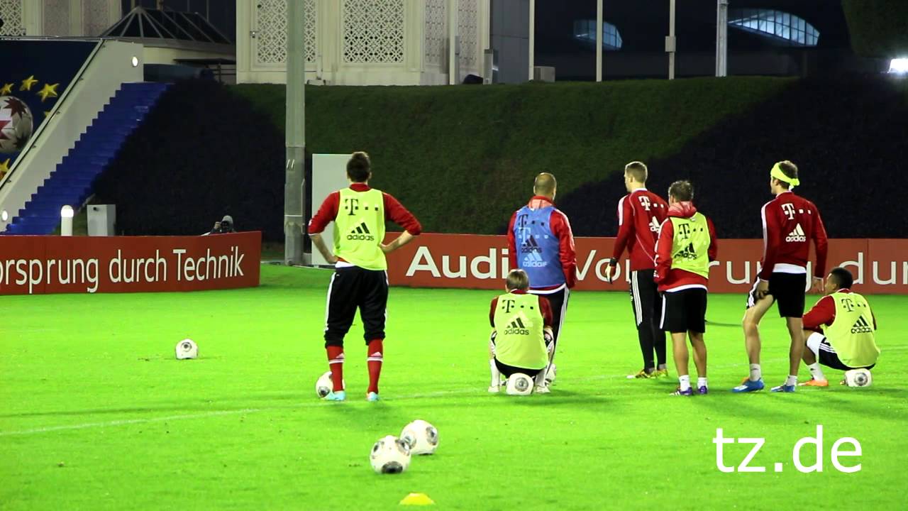 FC Bayern: Tom Starke besiegt Manuel Neuer im Elfmeter-Duell (Doha, 11.01.2014)