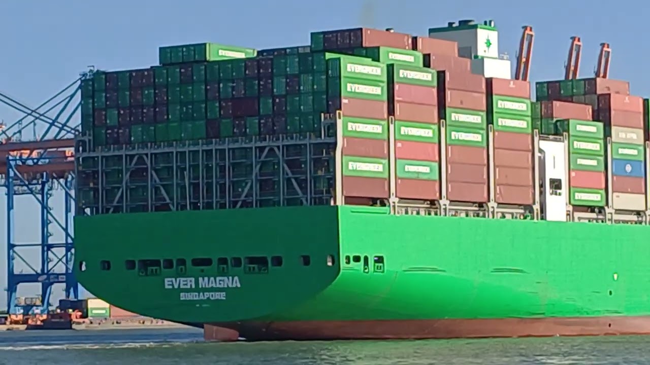 Nhửng con tàu container lớn nhất thế giơi