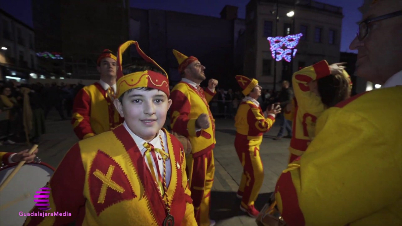 Pregón y desfile de botargas del carnaval de Guadalajara