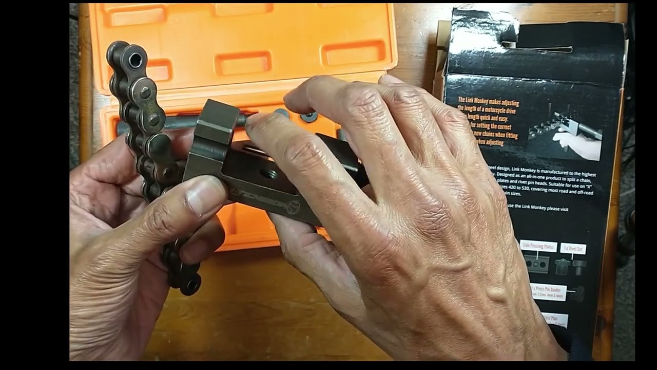 Motorcycle Chain Splitter/Breaker tool - Tru Tension Link Monkey: Part 1 - Splitting the chain