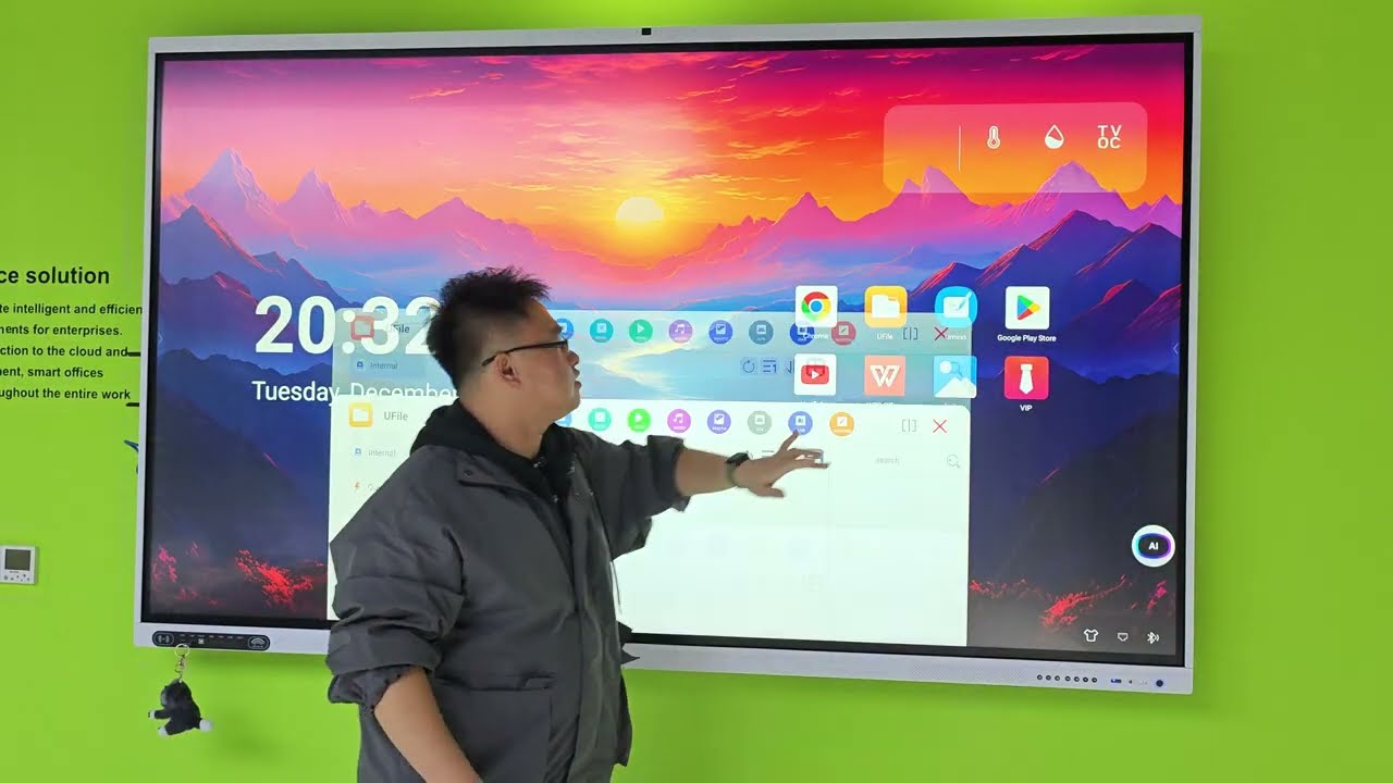 Riotouch Daisy OS touch screen conferencing and Edu system .