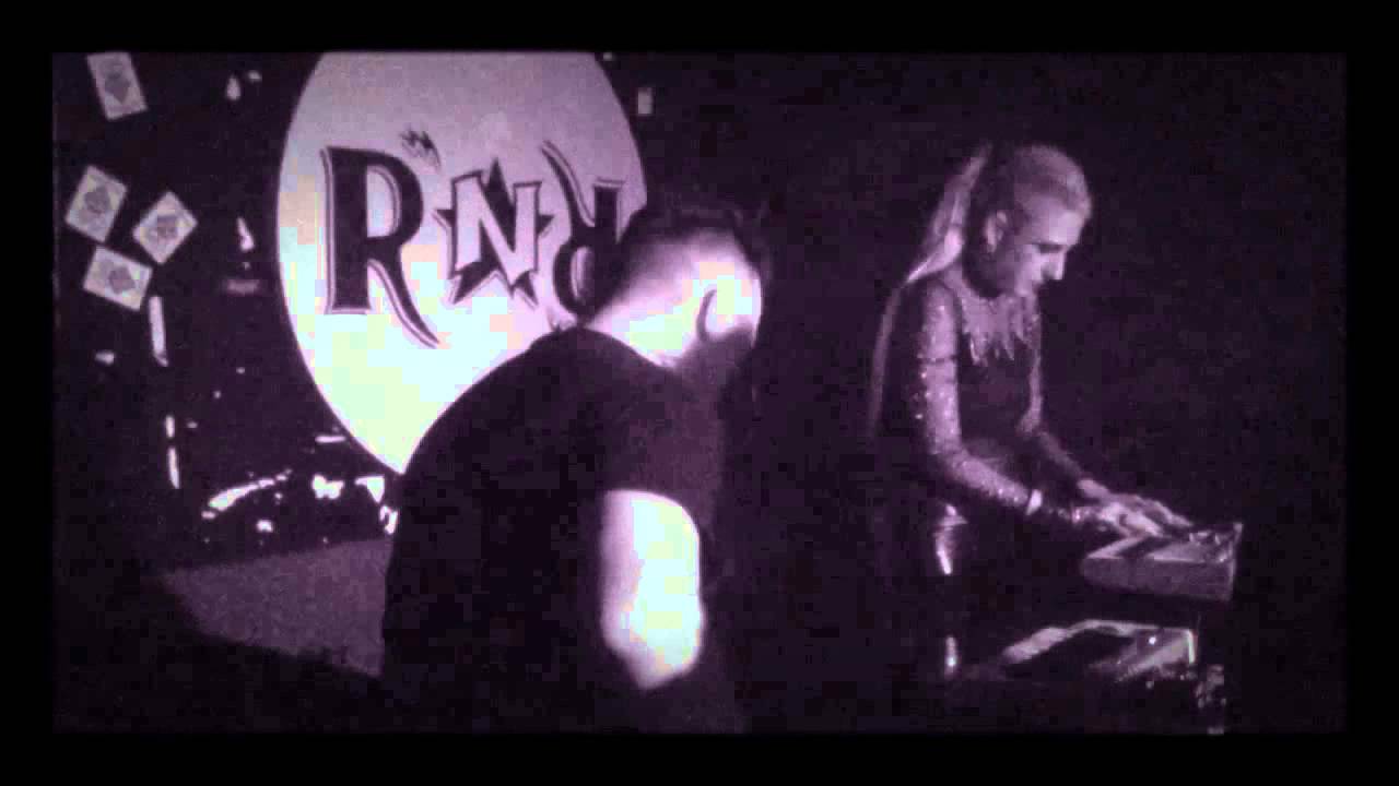 Selofan ft. Lebanon Hanover- Behind the Dunes (Live in Milan 11.11.2015)