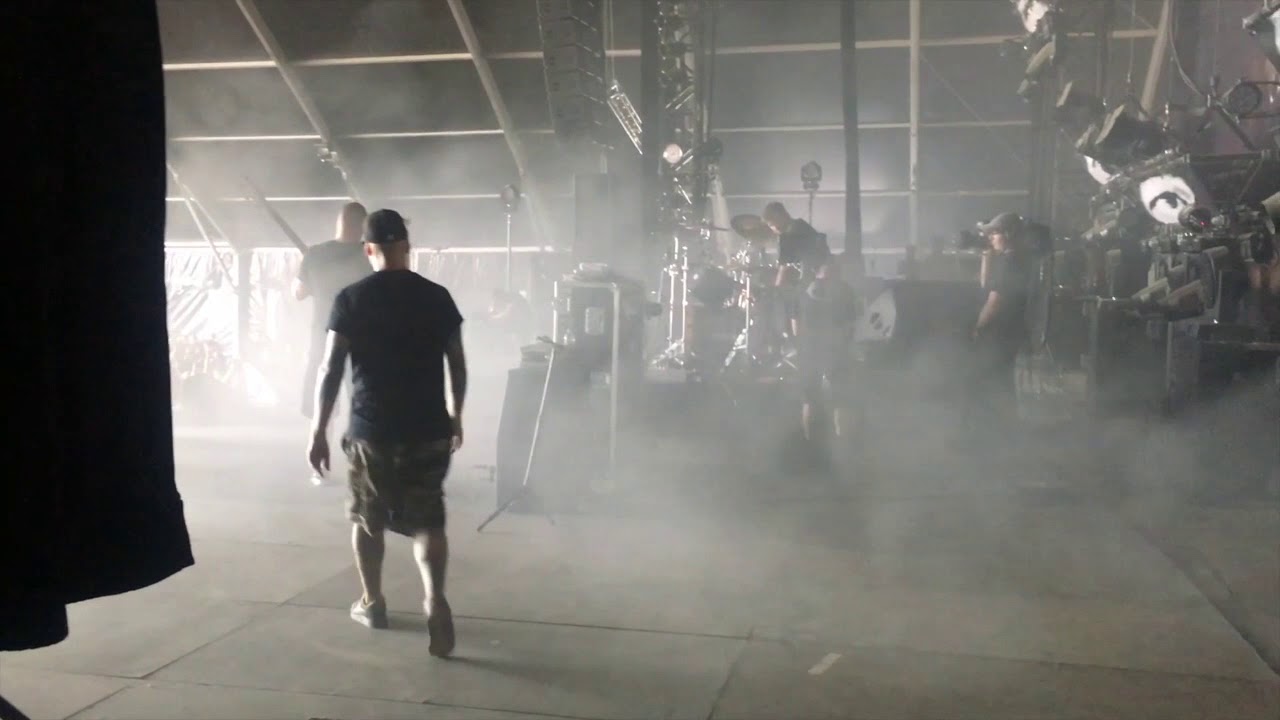 NOSTROMO juste avant de monter sur scène au Hellfest 2017