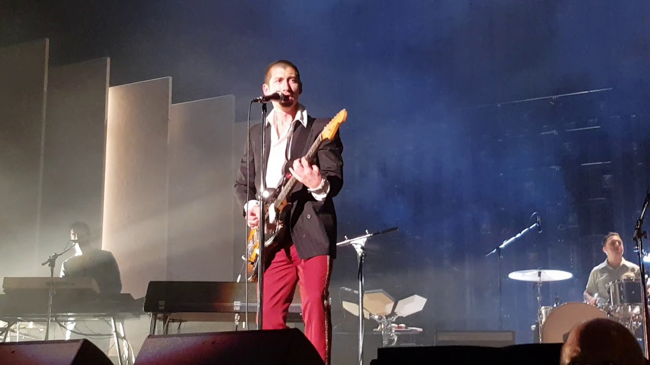 Arctic Monkeys Crying Lightning Arena Birmingham 15th September 2018