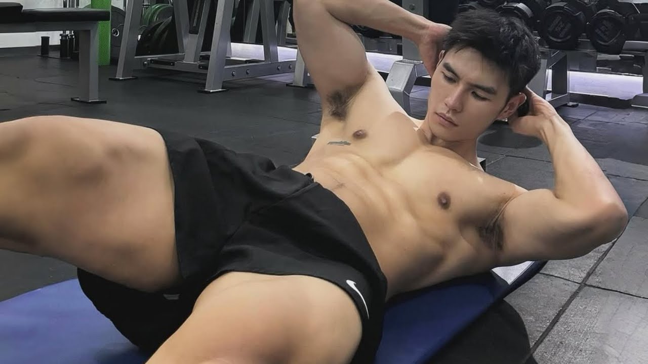 “spaceship4u”:Hot Chinese Fitness Model – Muscular, Handsome & Perfect Legs