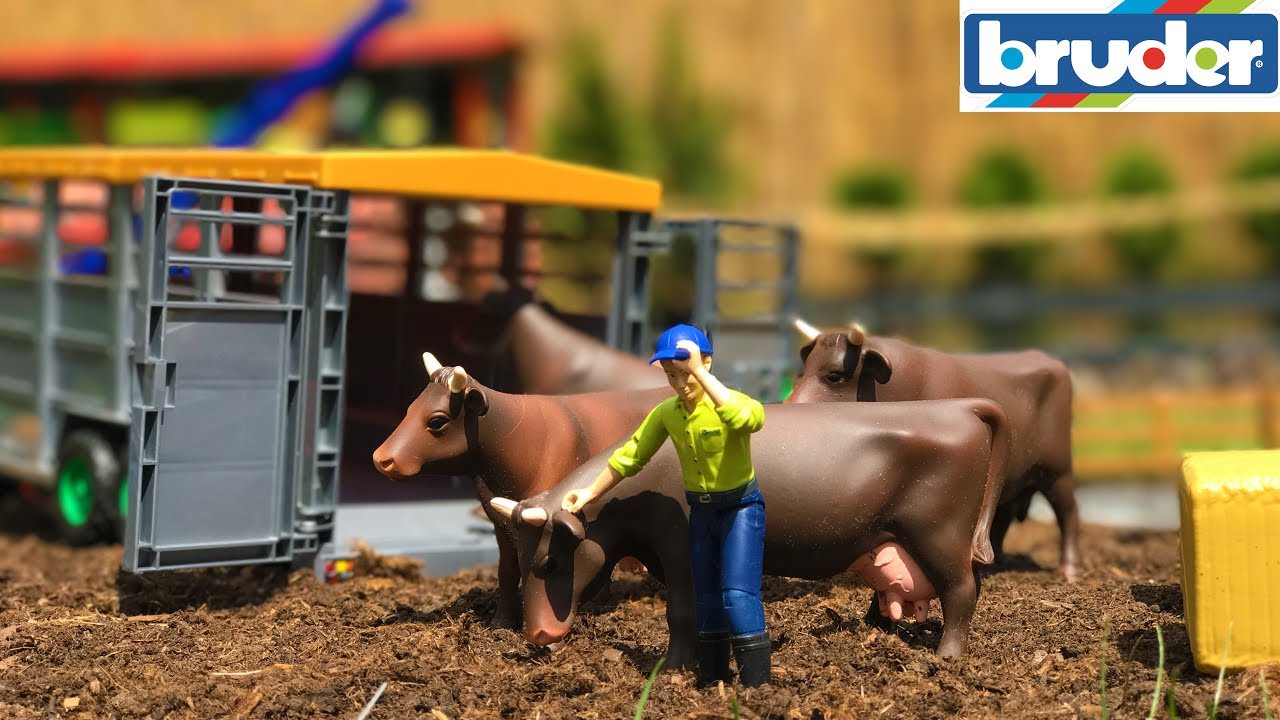 BRUDER TOYS RC truck and tractor COWS transport! Unique rc trailer for animal transport!