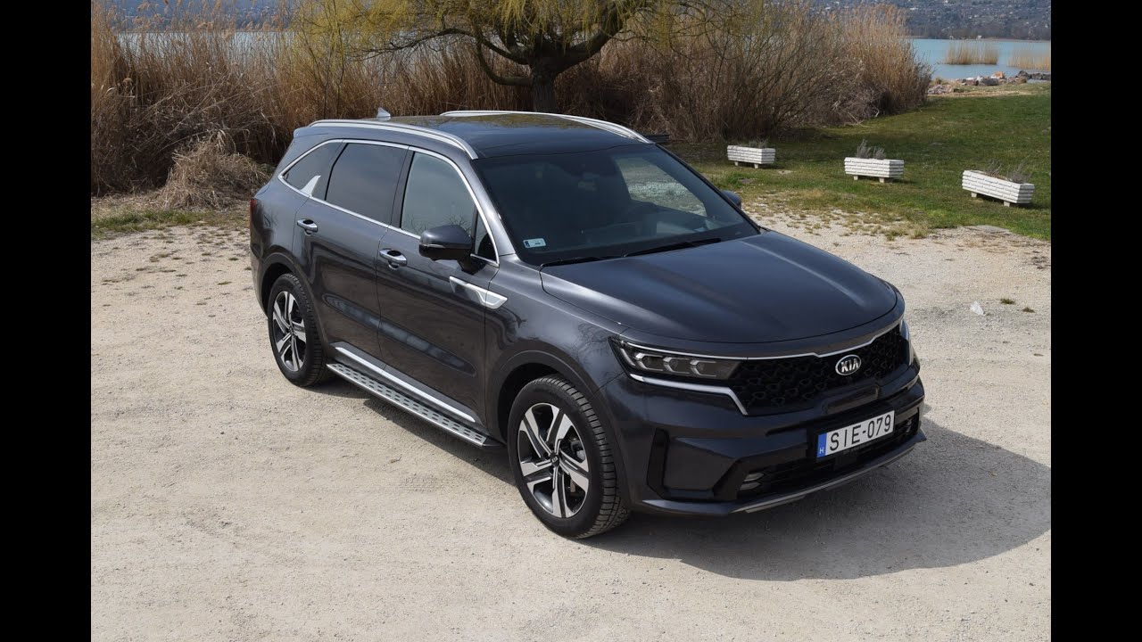 Kia Sorento Hybrid (2021) teszt/Elegáns nehéztüzér