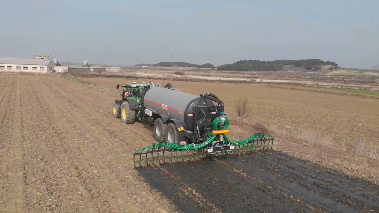 Cisterna de 24000 litros con aplicador Plus 9/30