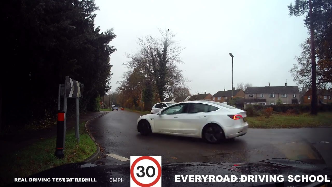 Almost PERFECT driving test (Redhill) Lonesome lane, Bookers turn right