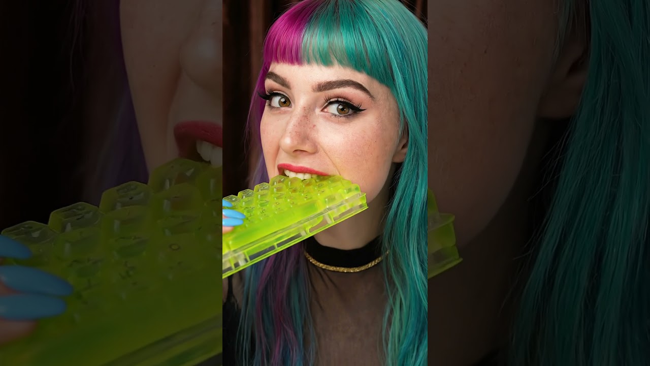 Eating a Jelly Keyboard 🤤💚 