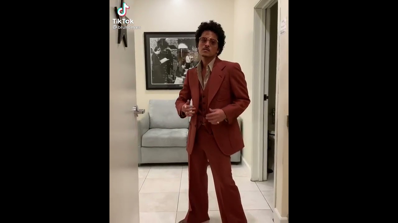 BRUNO MARS SILK SONIC