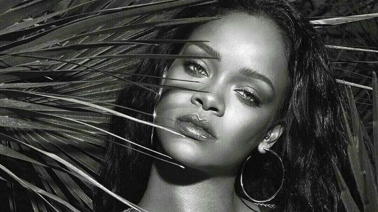 Rihanna - Heartbreak (Official Video)
