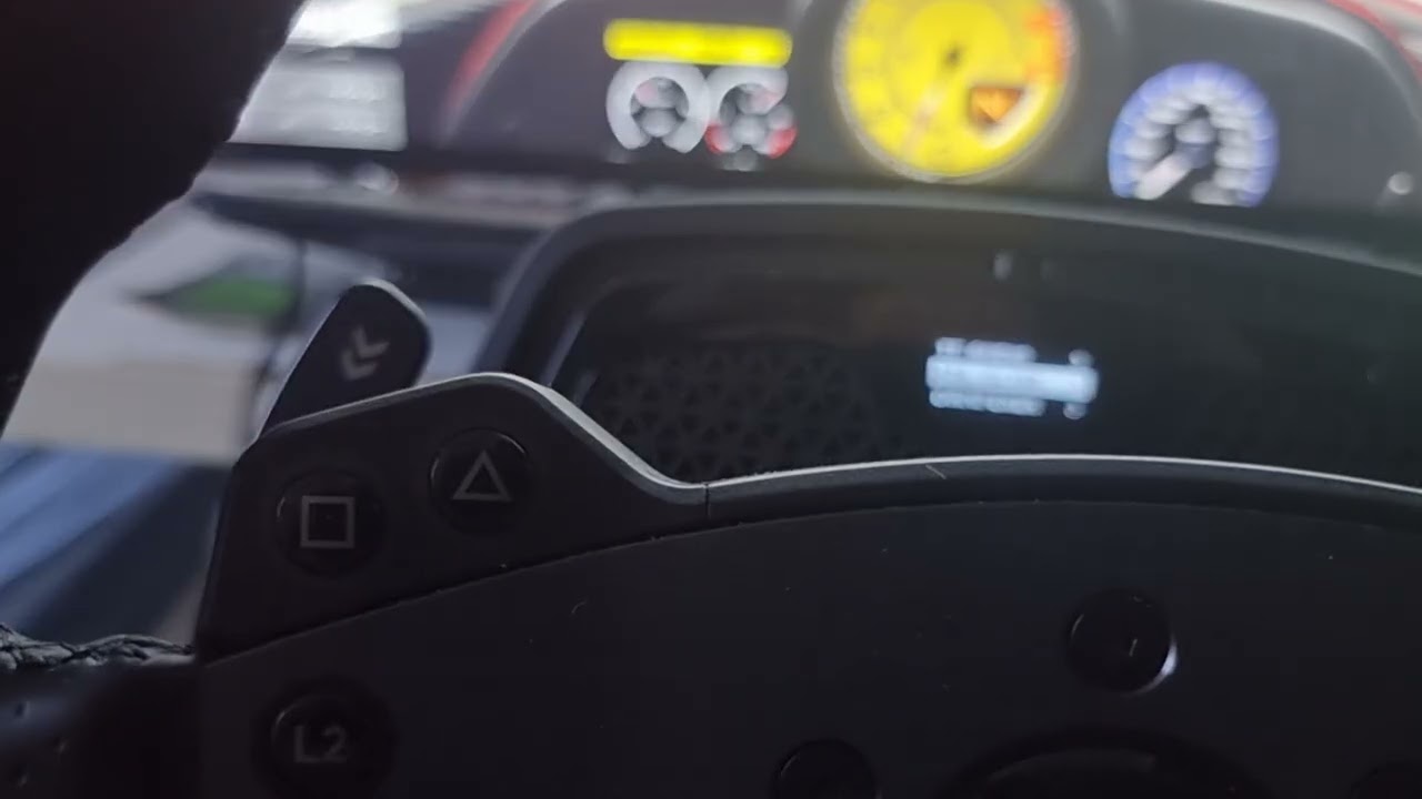 Assista este vídeo antes de comprar um volante e pedais Logitech G Pro
