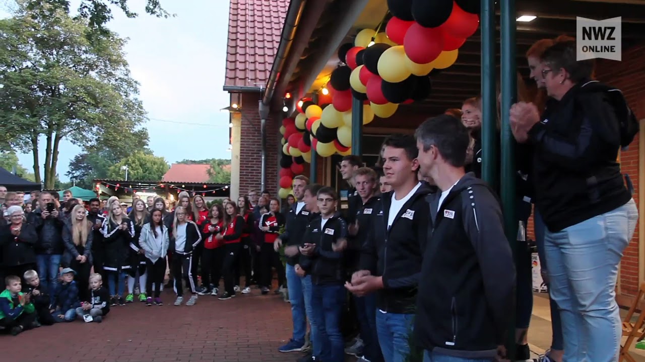 Ehrung der Jugend-Europameister im Faustball bei der DM-Fete in Brettorf