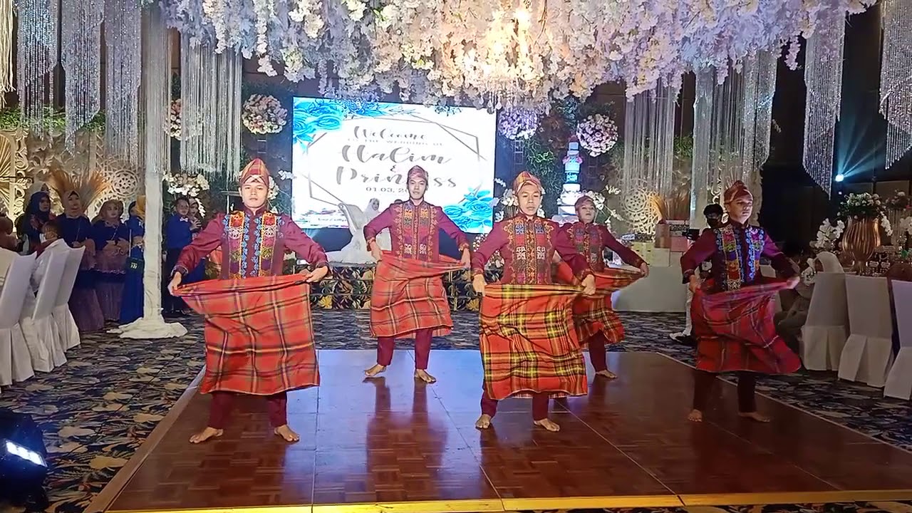 Kapmalo-malong a Mama ( Maranao [Meranaw] Traditional Dance by: Salimpokaw Cultural Ensemble)