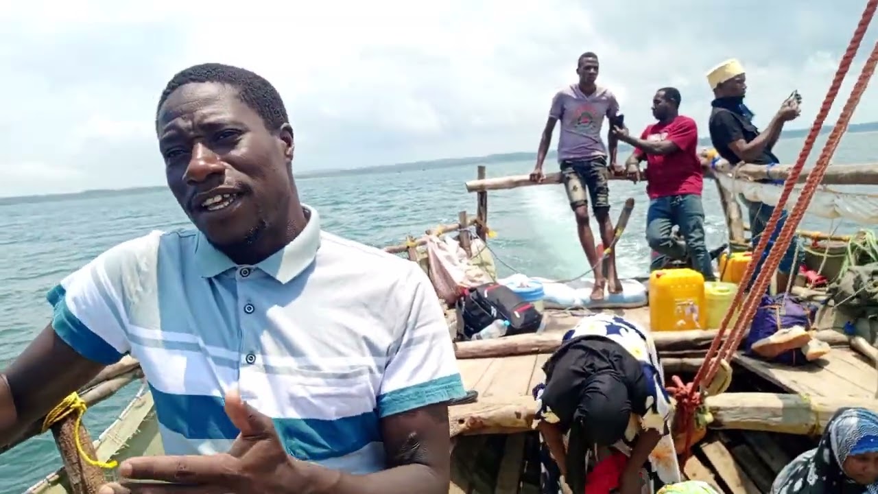 ANGALIA VIONGOZI WA JAMII TV NA UGA TV WANAVYOTUMIA MASHUA KUSAFIRI KWENDA TANGA
