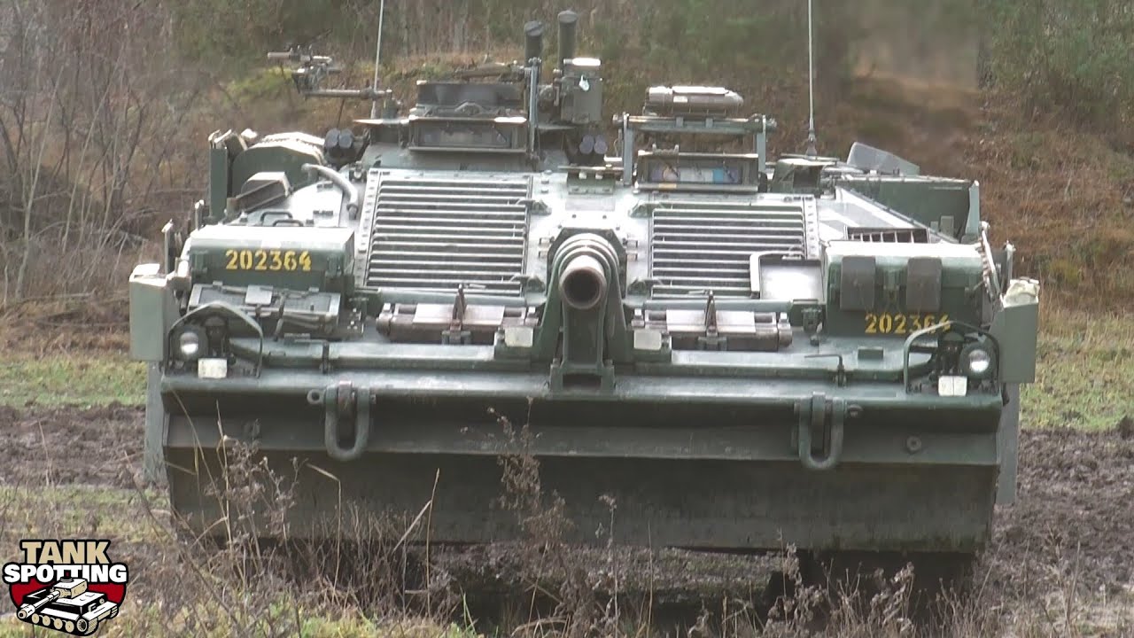 S-Tank - Stridsvagn 103 Speeds Up - Arsenalen
