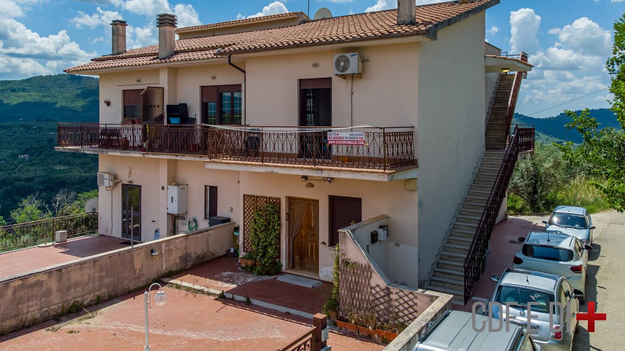 Visita dell'immobile | POGGIO NATIVO (RI), Italy | Appartamento con garage e balconi