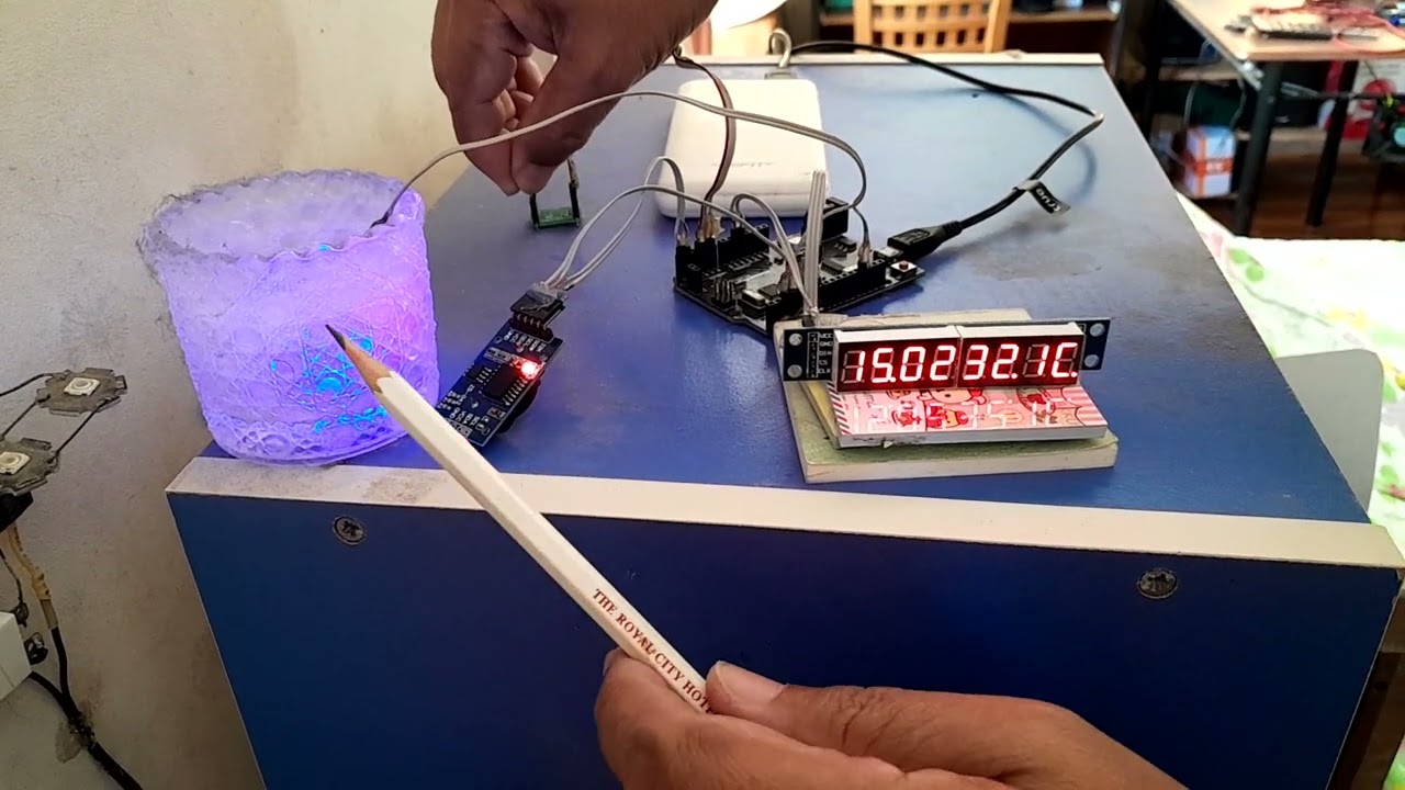 อาดุยโน่สร้างนาฬิกาความเที่ยงตรงสูงและเทอร์โมมิเตอร์ความเที่ยงตรงสูง