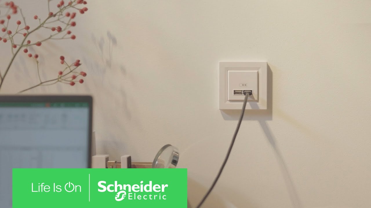 Asfora nagyteljesítményű USB-csatlakozó telepítése | Schneider Electric