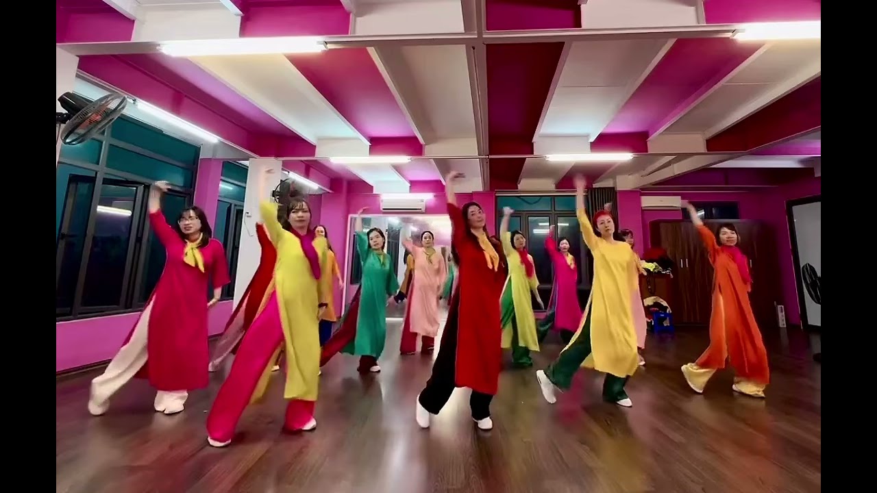 Xuân họp mặt//Zumba Bình Minh//Cheoro by Phạm