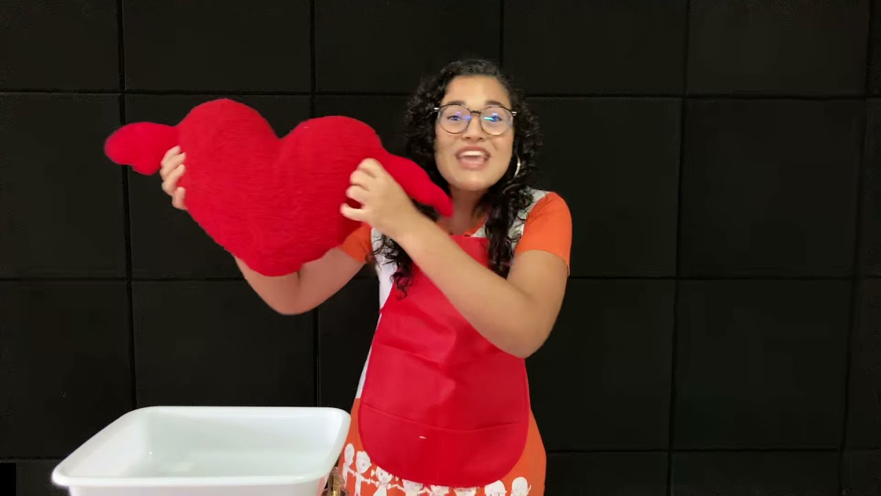 A mulher que derramou perfume nos pés de Jesus - Tia Luci