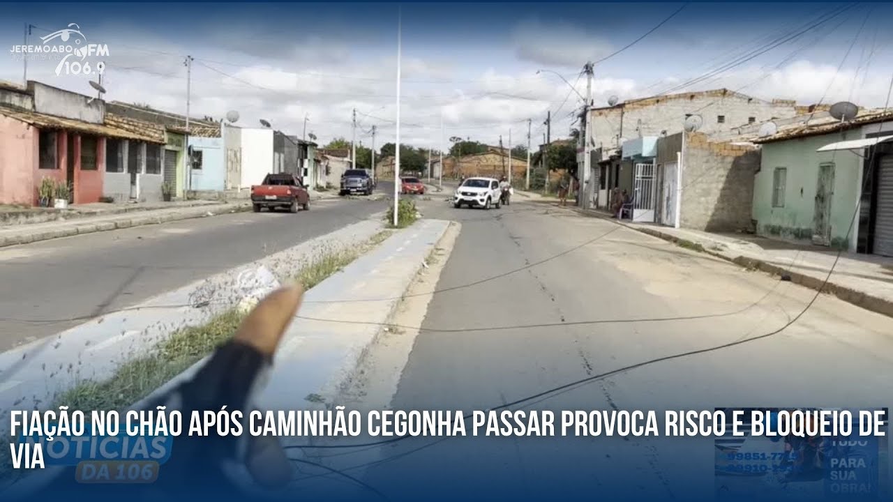 FIAÇÃO NO CHÃO APÓS CAMINHÃO CEGONHA PASSAR PROVOCA RISCO E BLOQUEIO DE VIA