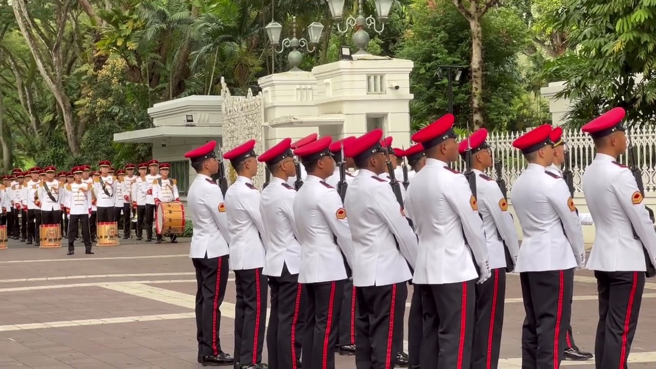 新加坡🇸🇬总统府1️⃣个🈷️1️⃣次的换岗仪式 Changing of Guards 💂 for The Istana, Singapore 🇸🇬