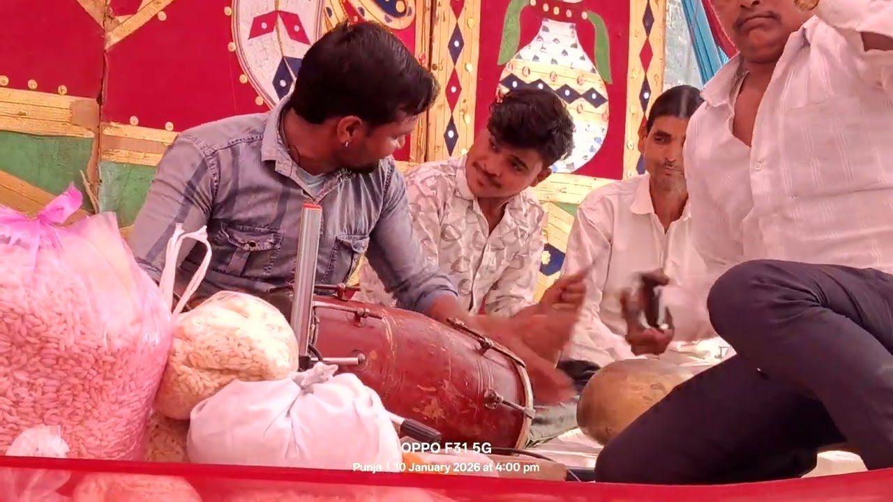 ढोला _में🥳🥳 लगाई_ धुंआधार_👑 छाप _सब 🌹जनता हुई_ प्रसन्न ग्राम😍😍 भौंराजपुर _जिला इटावा 💯 8218795669
