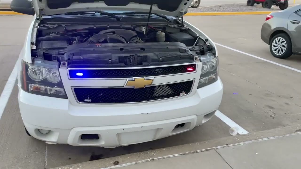 INSTALLING POLICE LIGHT IN MY GRILLE ( Police Tahoe PPV )