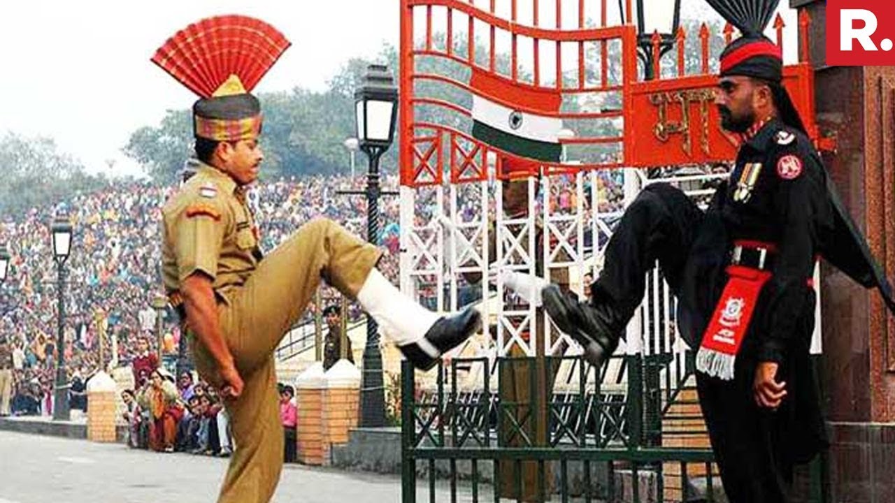 Beating Retreat Ceremony At Wagah Border | Republic Day 2018