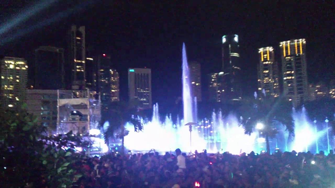 Fireworks and countdown for NEW YEAR 2013 KLCC Malaysia