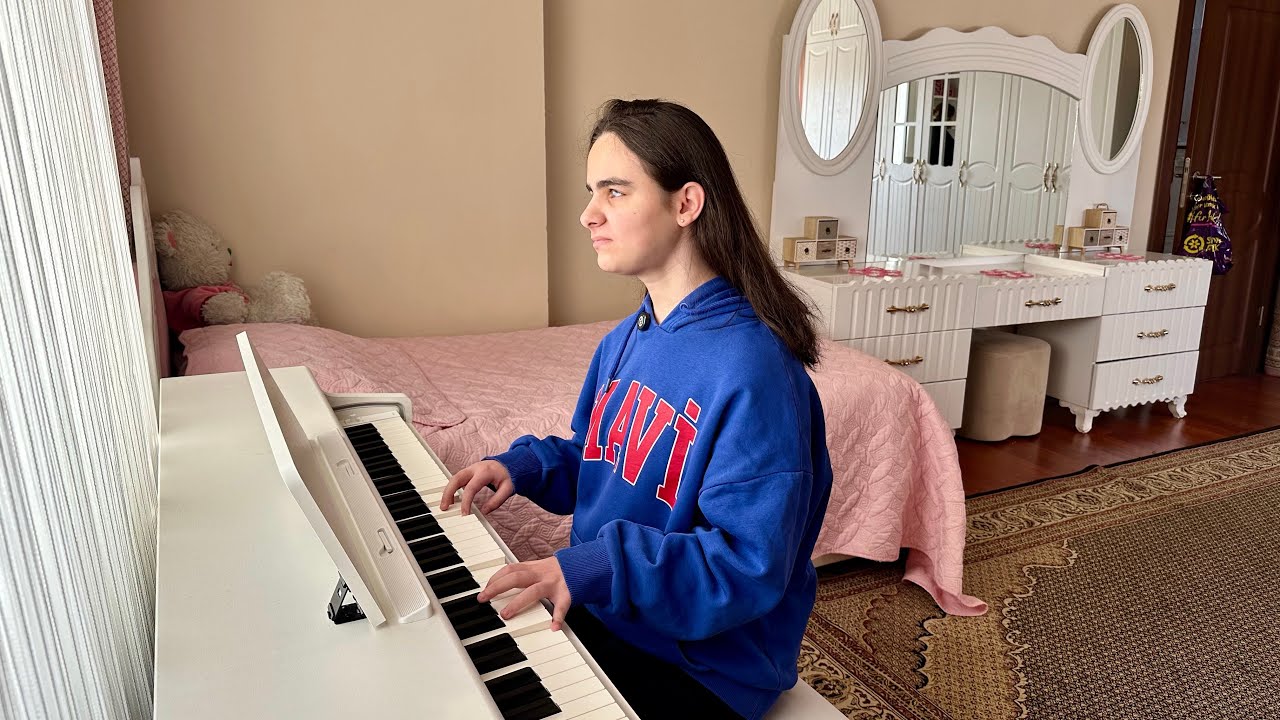 Mutlak kulak yeteneğine sahip Beyza müzik yolculuğunda hedefini büyütüyor