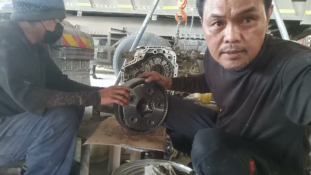 Assembling PLANETARY GEAR and HIGH LOW GEAR