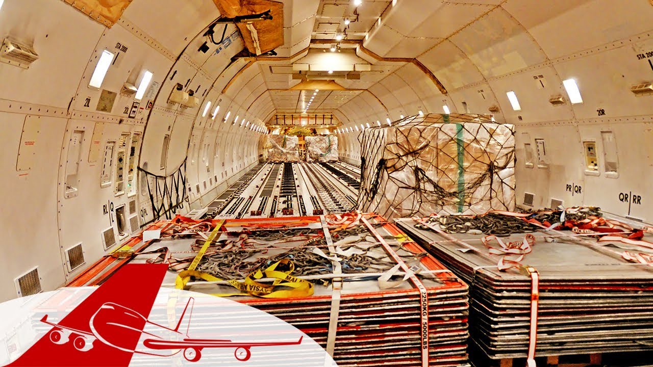 INSIDE AN EMPTY CARGO AIRPLANE - Boeing 747-400