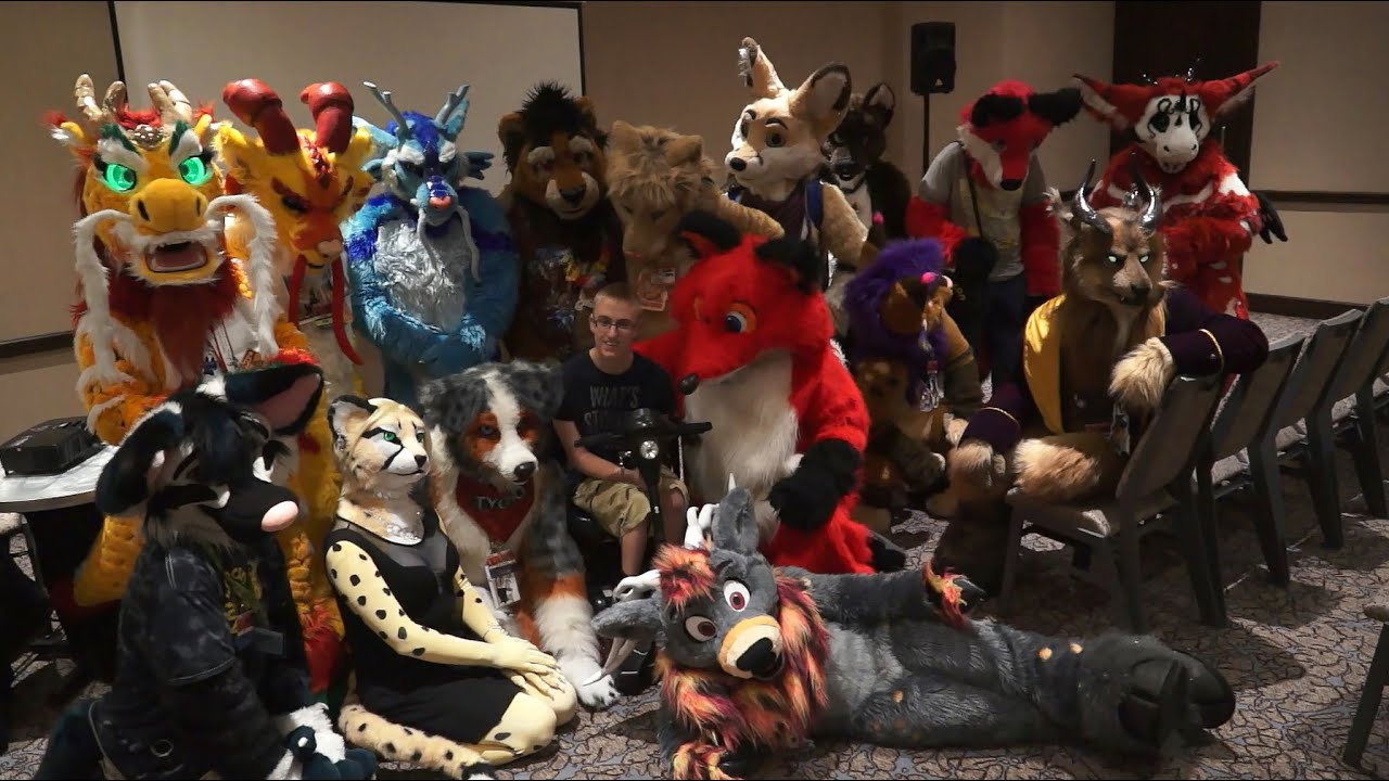 Anthrocon 2016 - Brookes Family Fursuit Welcome