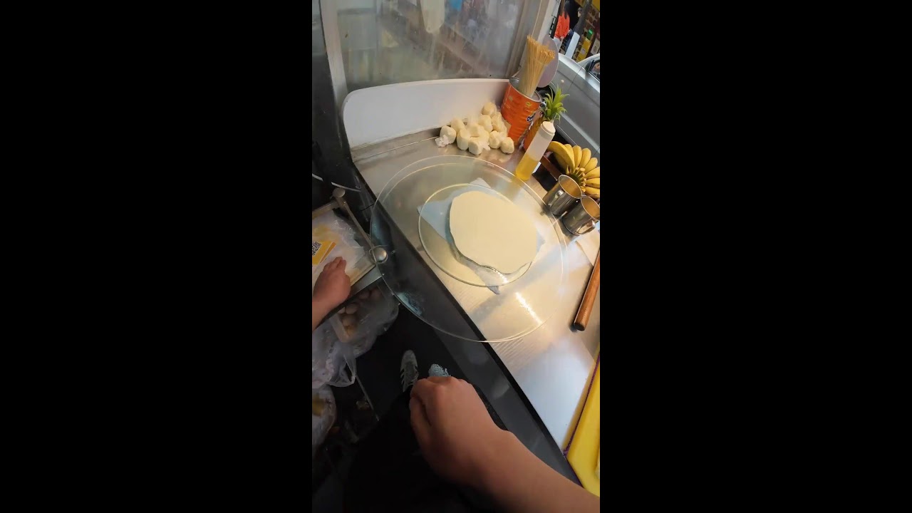 Delicious food live