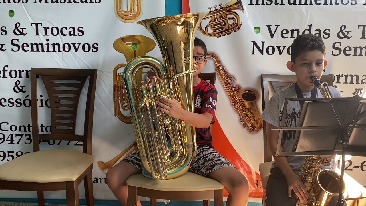 Tocando hino Ccb - Tuba J981 weril - Saxofone alto