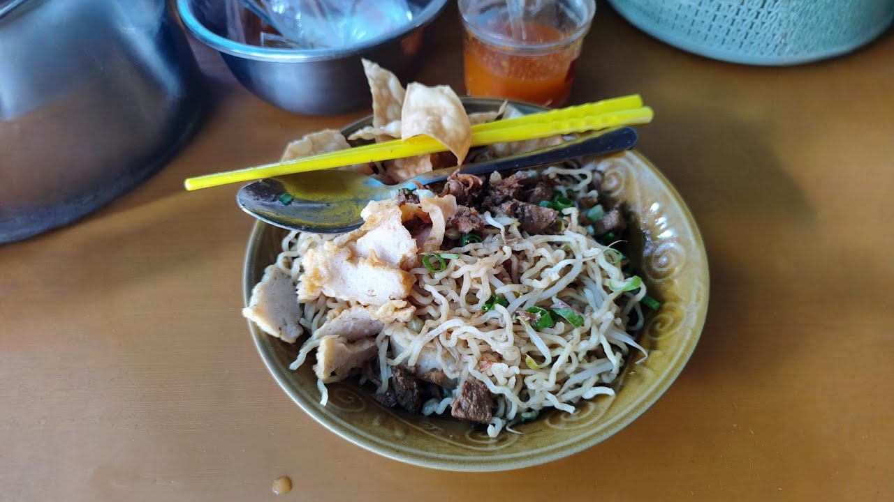 Bakmie HALAL Pak Siman Warung Makan Wokey Pasar Simpang Teluk Melano, Kayong Utara, Kalimantan Barat