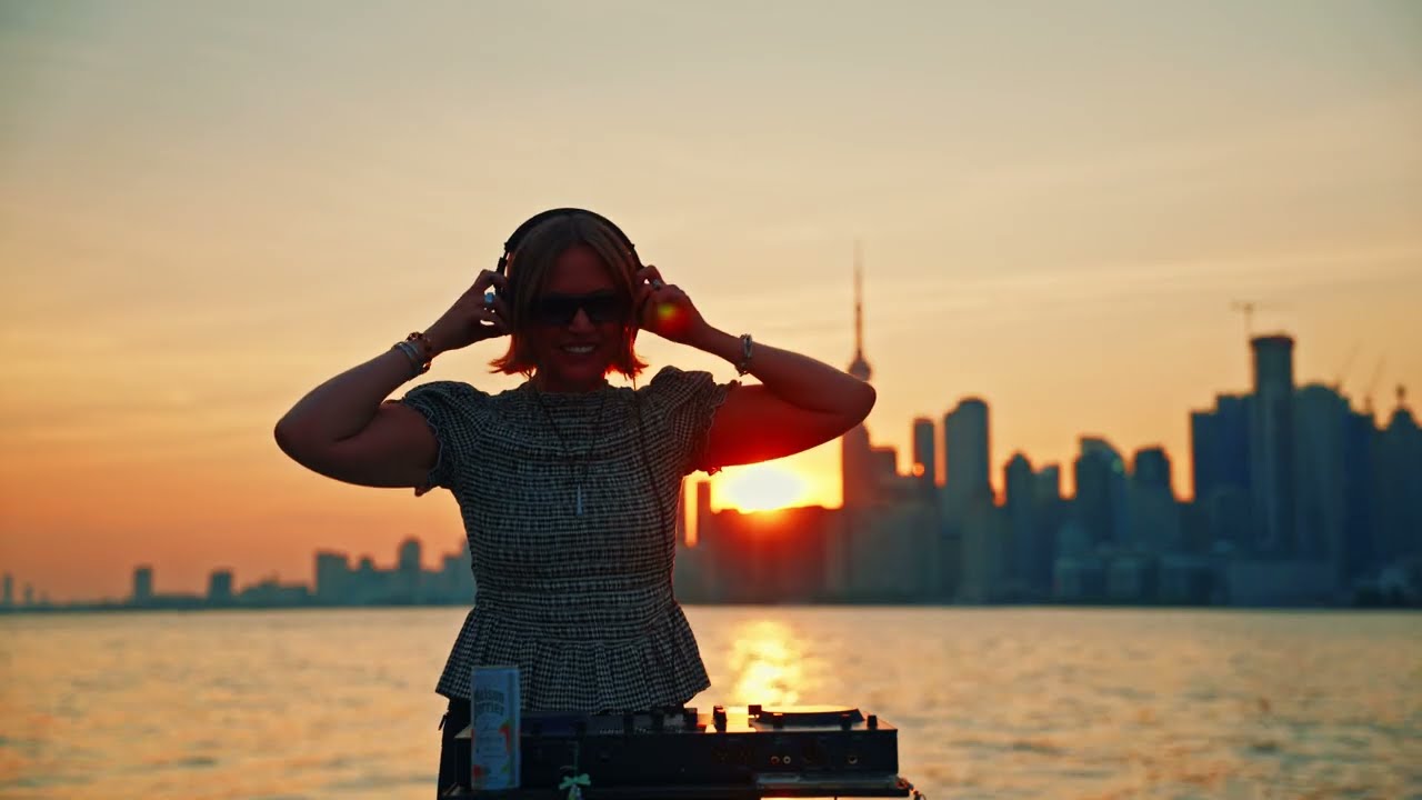 Sunset House Music Mix - chill daytime to night party