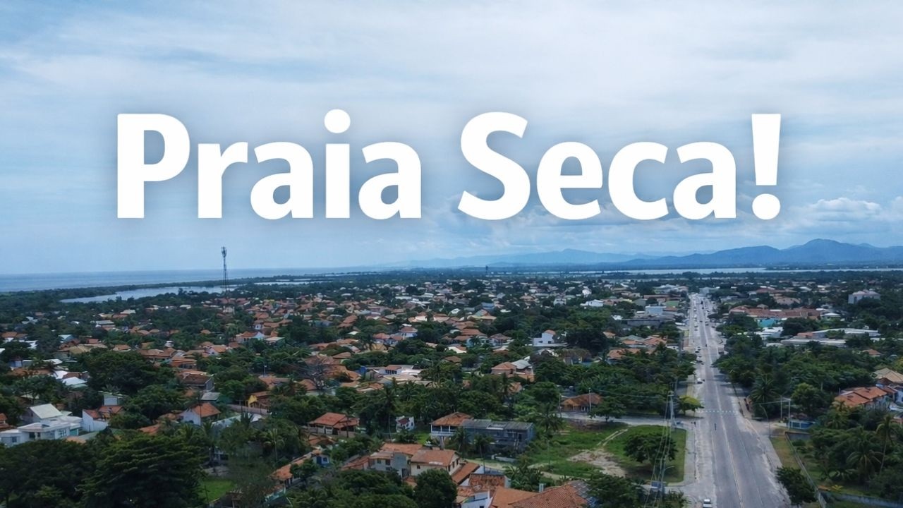 Praia Seca from Above: Cinematic Drone Flight Over a Peaceful Brazilian Coastal Town