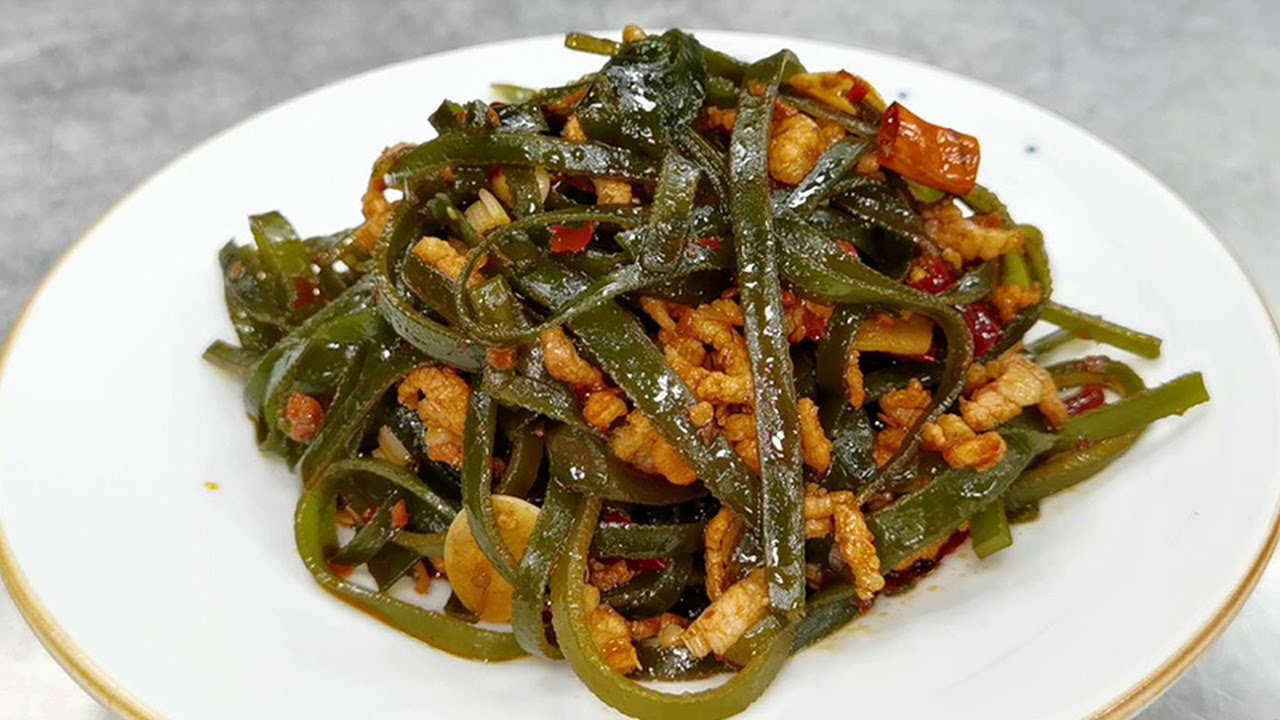 海带丝别再凉拌了，试试这样搭配炒着吃，营养均衡美味下饭菜【美食厨房席艾猛】