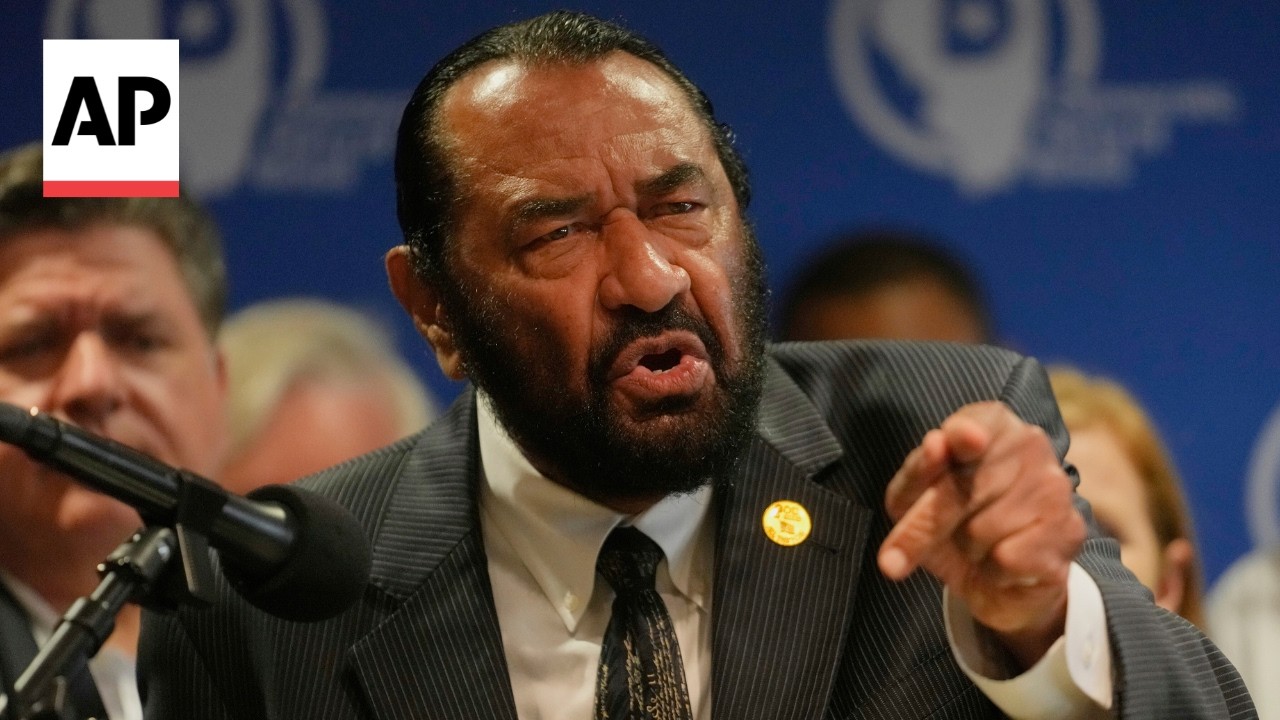 'Raw, rank racism': Al Green reacts to Trump's post depicting Obamas as primates