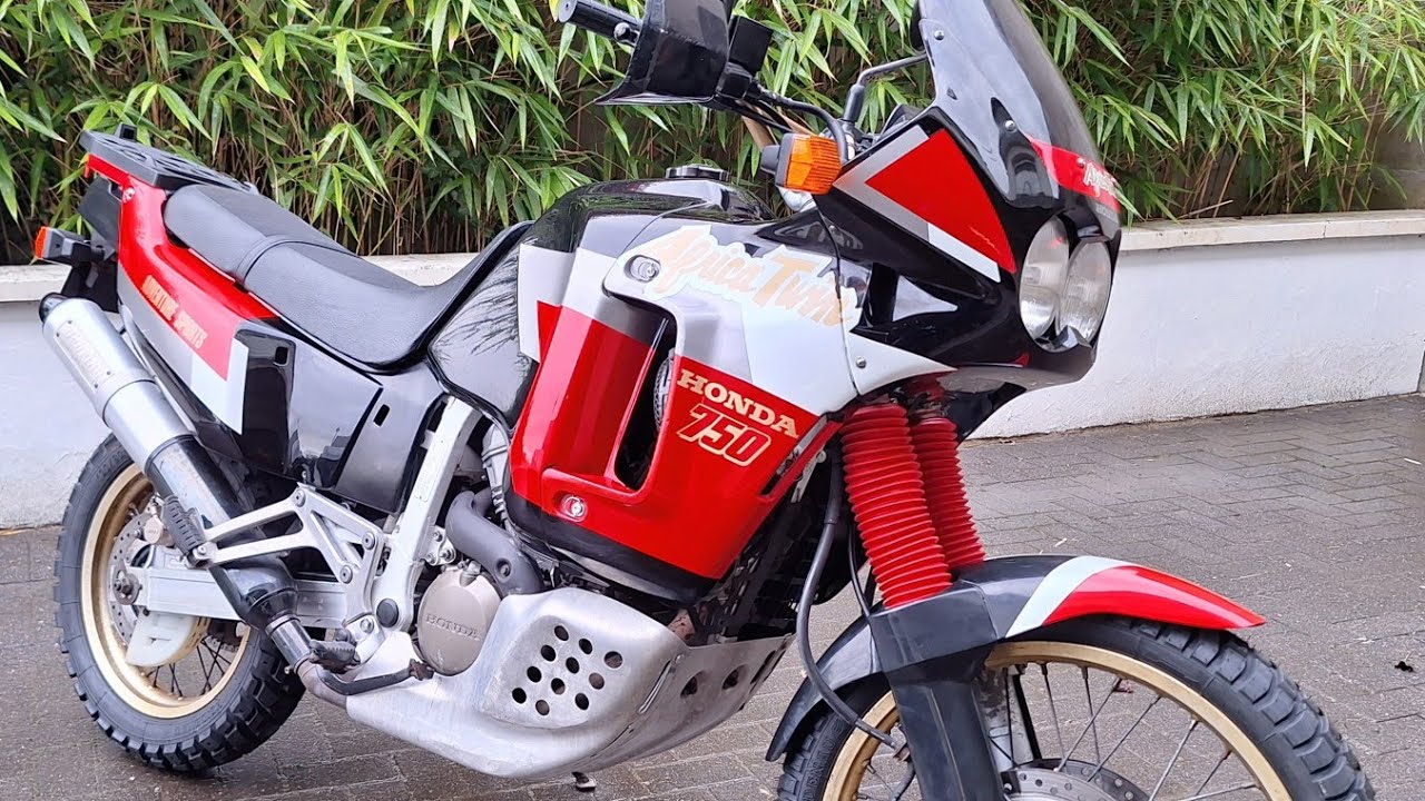 Honda XRV 750 RD04 - Africa Twin - cold Start with SEBRING exhaust