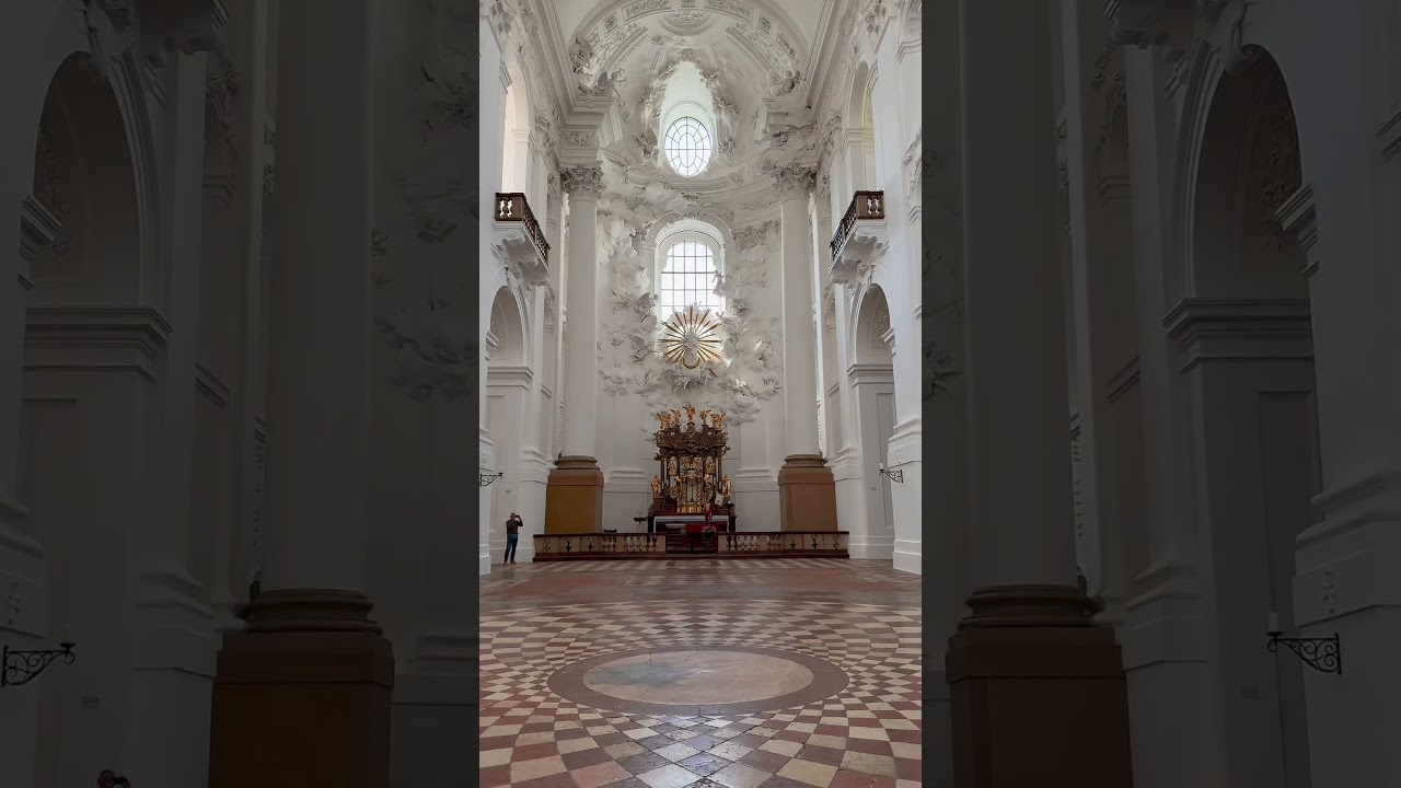 Too much color and gold! NO! Baroque is different 