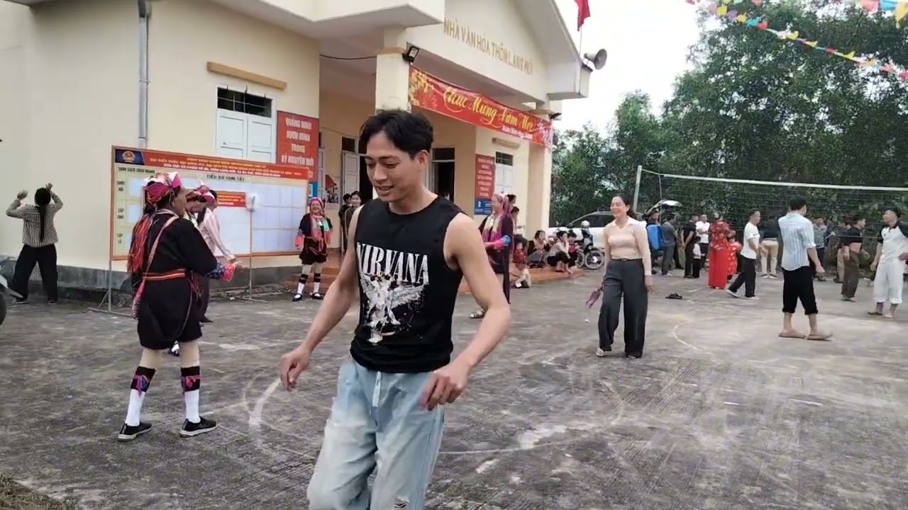 Ca sĩ phùn Thìn hát với ca sĩ Trương lý 22-/2026