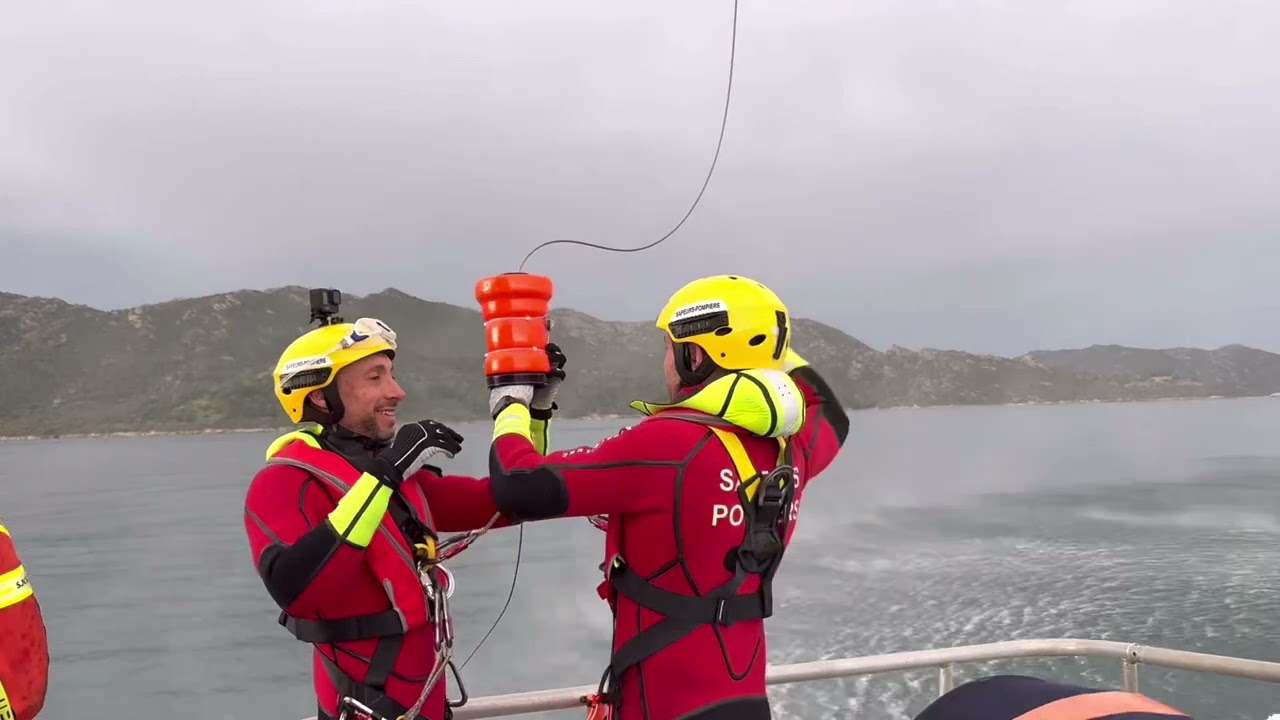 Exercice d hélitreuillage avec le dragon 2B